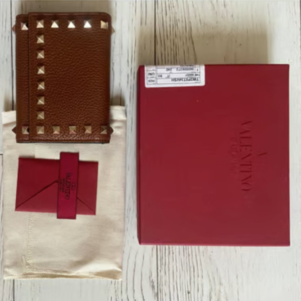 Valentino Garavani Rockstud Wallet in Tan / Brown Leather